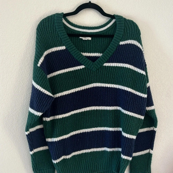 American Eagle L - Picture 2 of 8